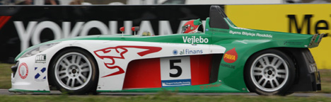 Johnny Vejlebo i sin Castrol farvede Spider.